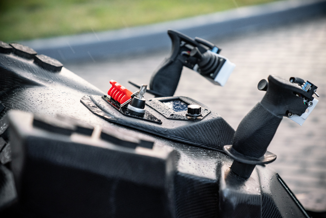 Cận cảnh trung tâm điều khiển Hoverbike S3 