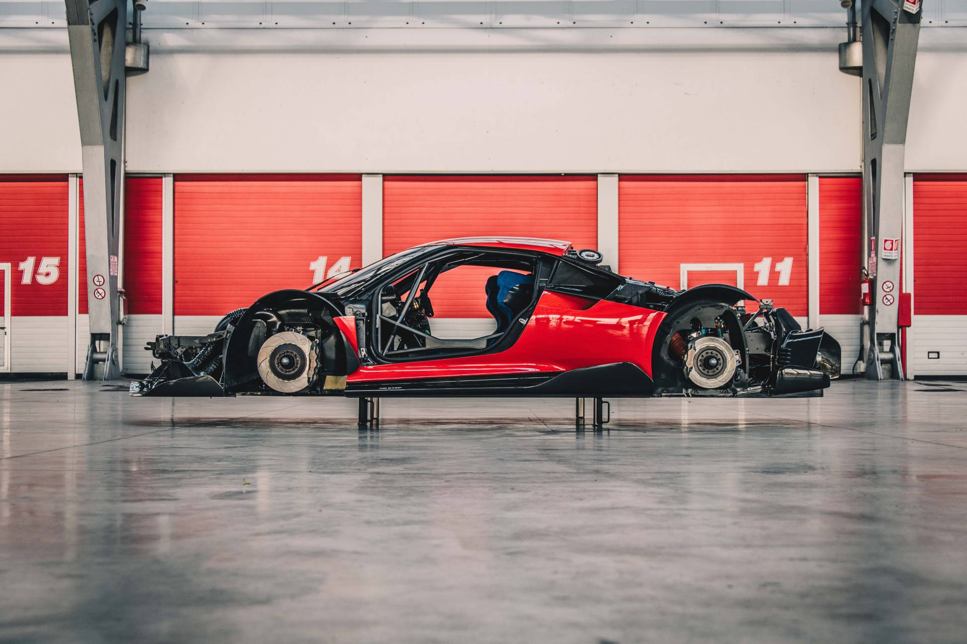 Thiết kế khung gầm Ferrari P80/C