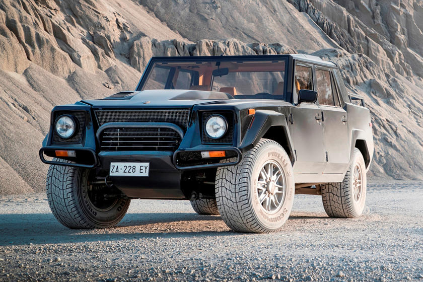 Lamborghini LM002 vẫn được săn đón trên thị trường ô tô đã qua sử dụng