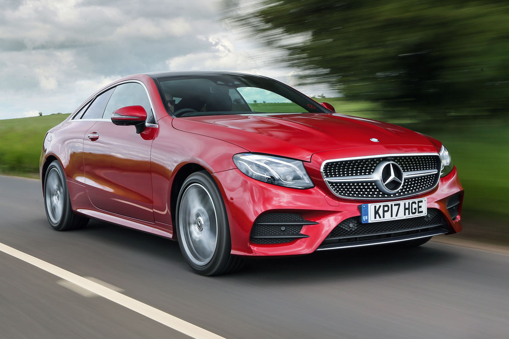 Mercedes-Benz là hãng xe nhiều năm liền nằm trong top những nơi làm việc tốt nhất tại Việt Nam