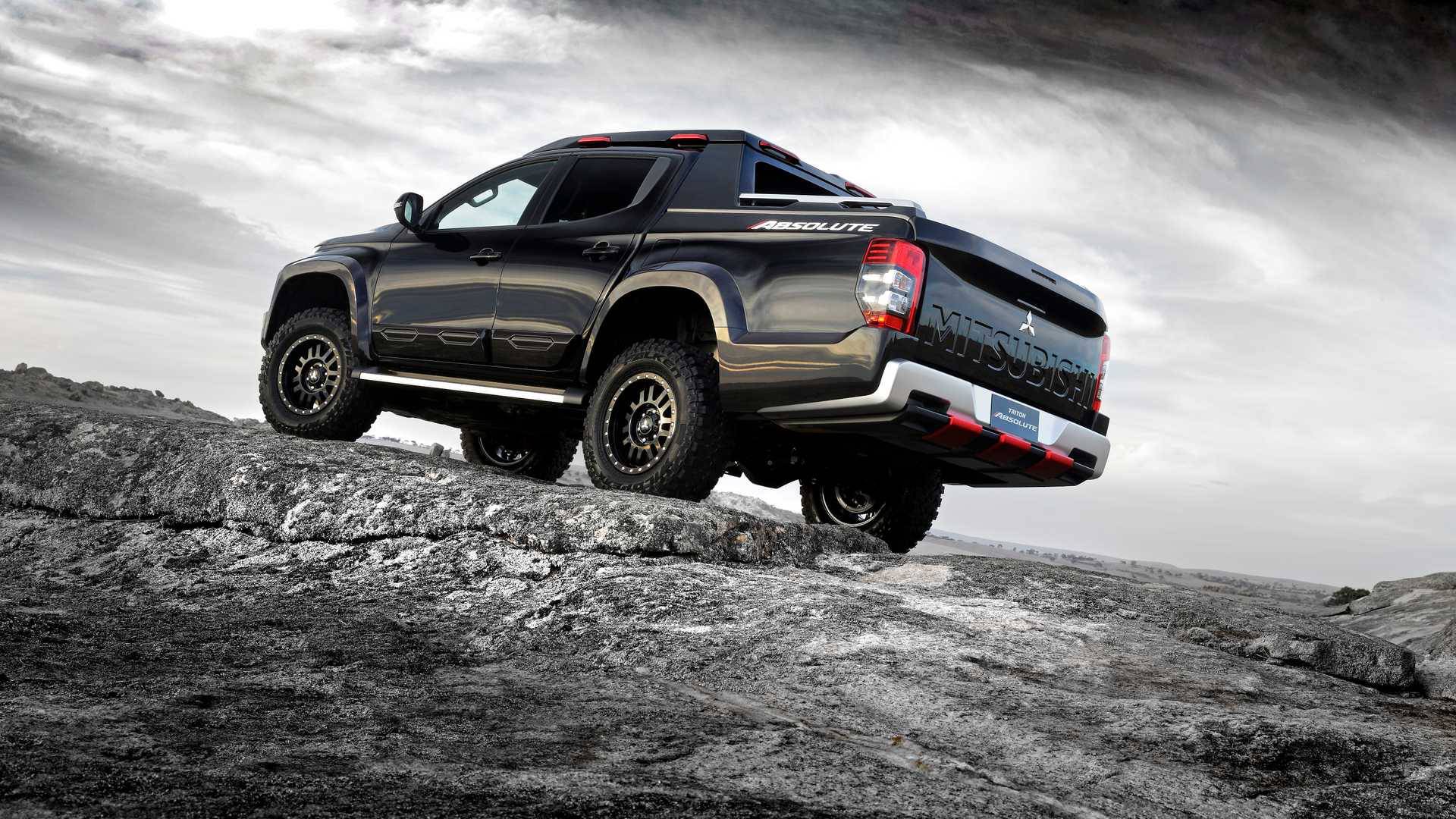 Đuôi xe Mitsubishi Triton Absolute 