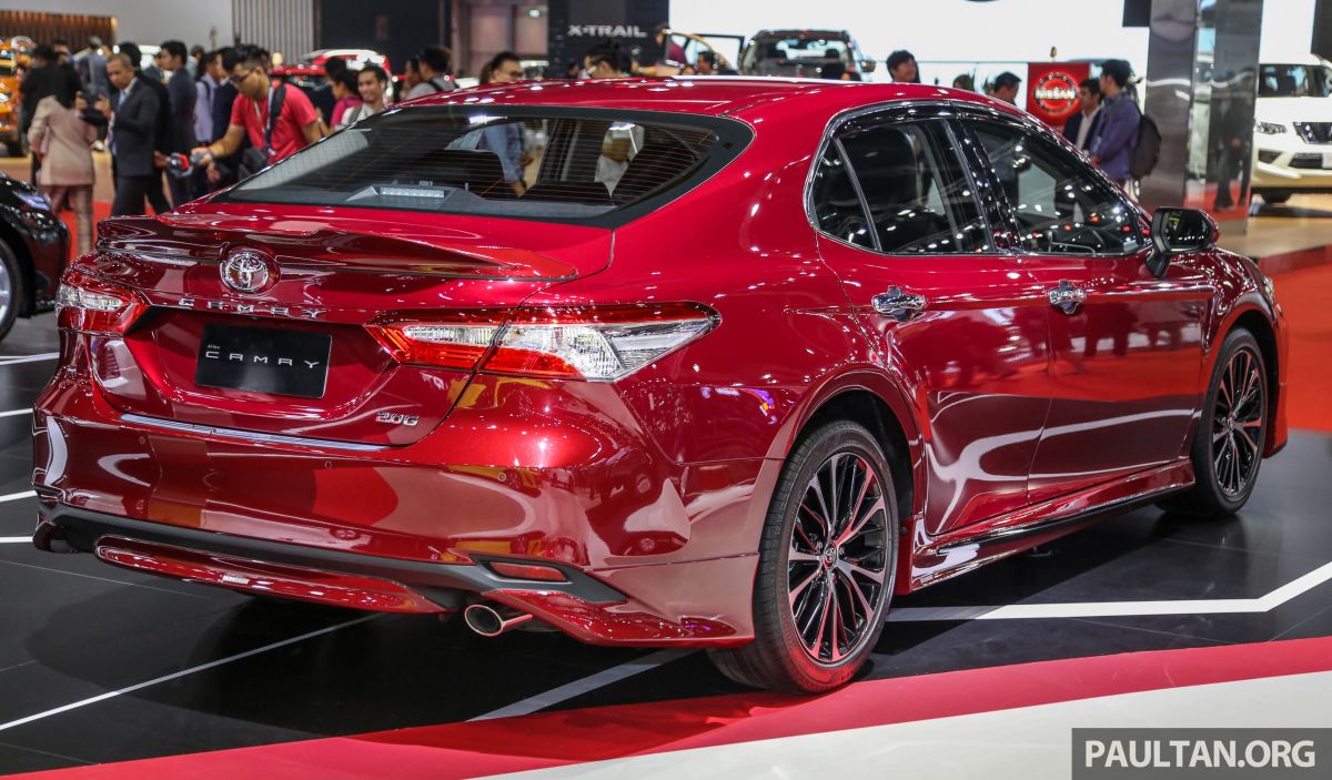 Thiết kế bên hông xe Toyota Camry TRD Sportivo