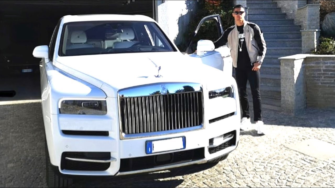 Ronaldo bên siêu SUV Rolls-Royce Cullinan