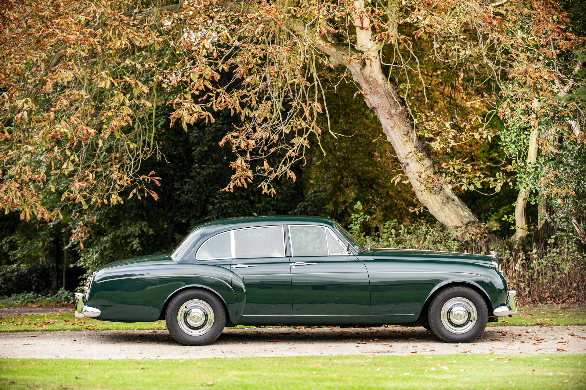 Thiết kế tổng thể xe Bentley S2 Continental Flying Spur