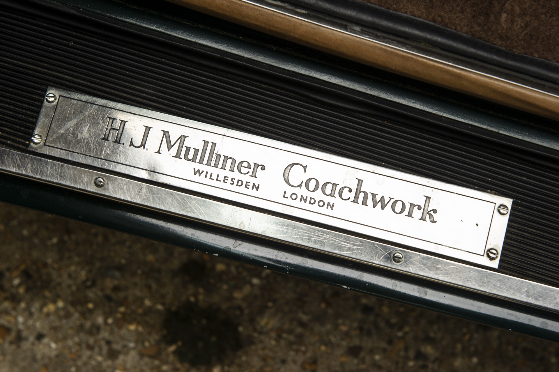 Bentley S2 Continental Flying Spur được hãng độ Mulliner tinh chỉnh