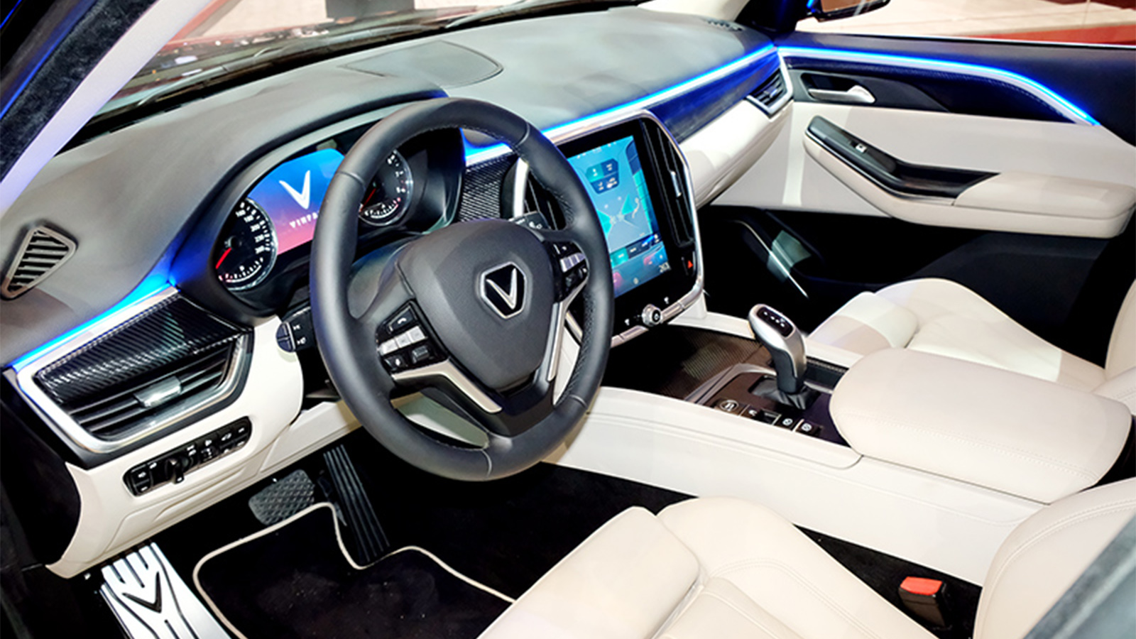 Nội thất xe Lux V8