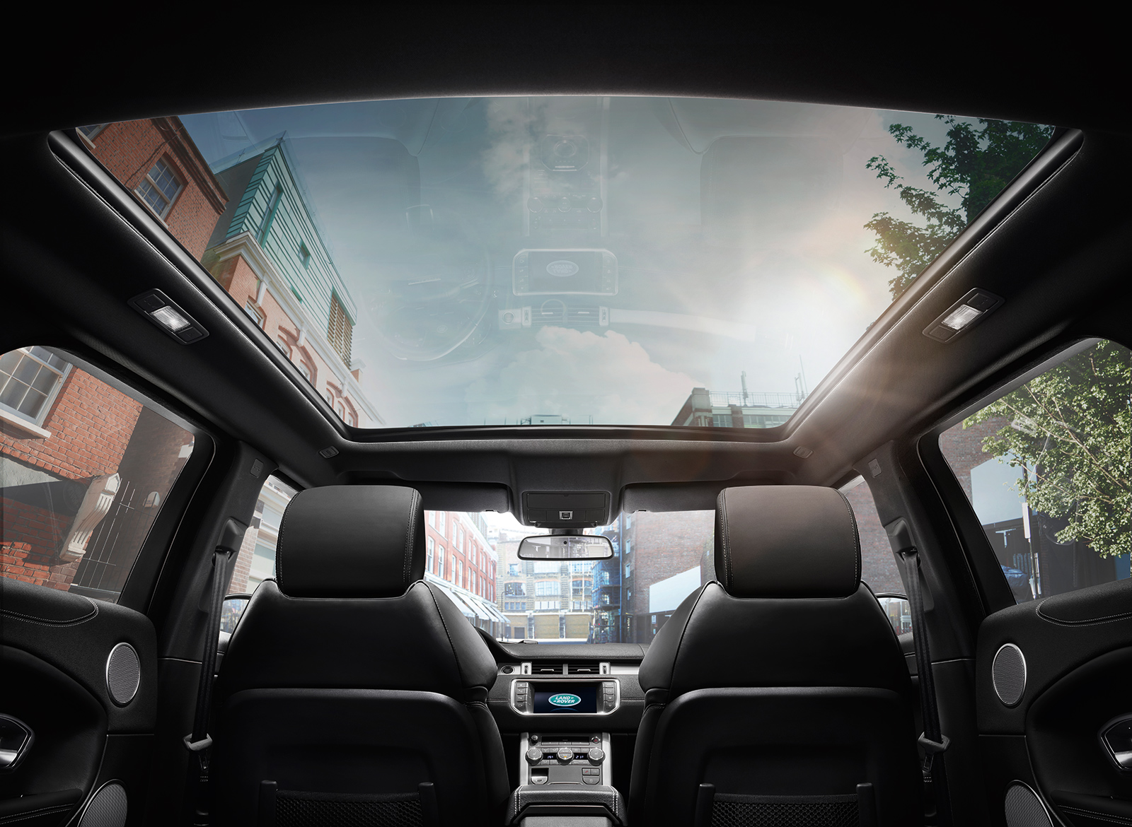Cửa sổ trời của Range Rover Evoque