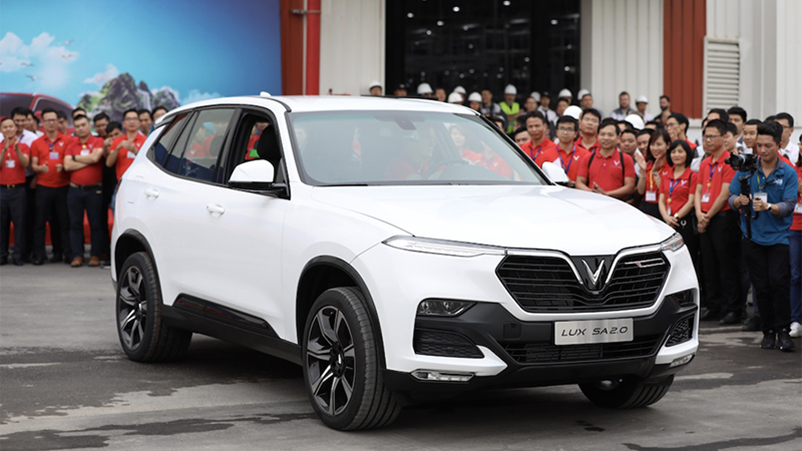 Xe VinFast đầu tiên ra đời