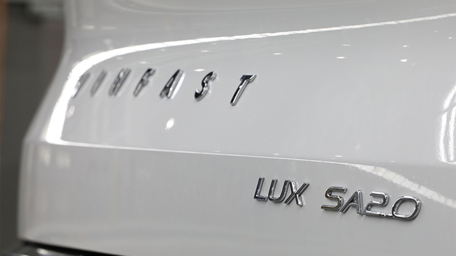 Xe VinFast Lux SA2.0