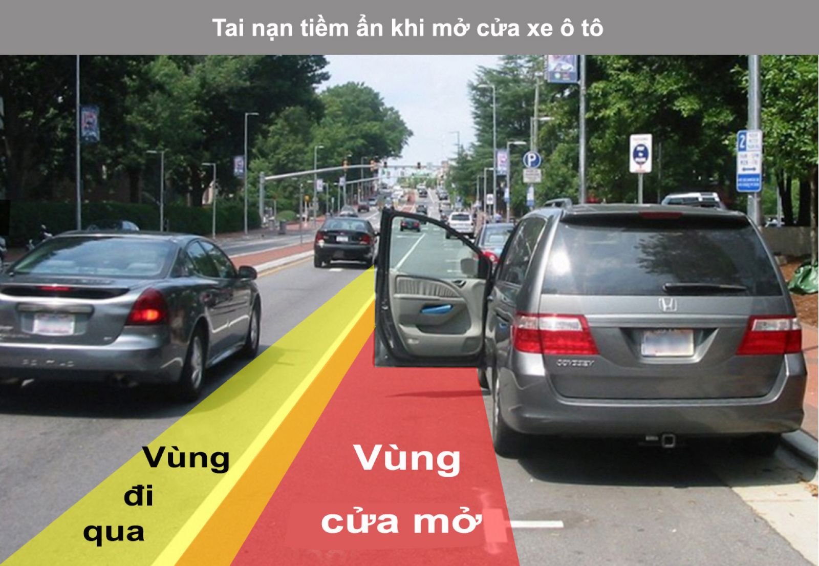 Mở cửa xe ô tô không đúng cách tiềm ẩn nhiều nguy cơ tai nạn