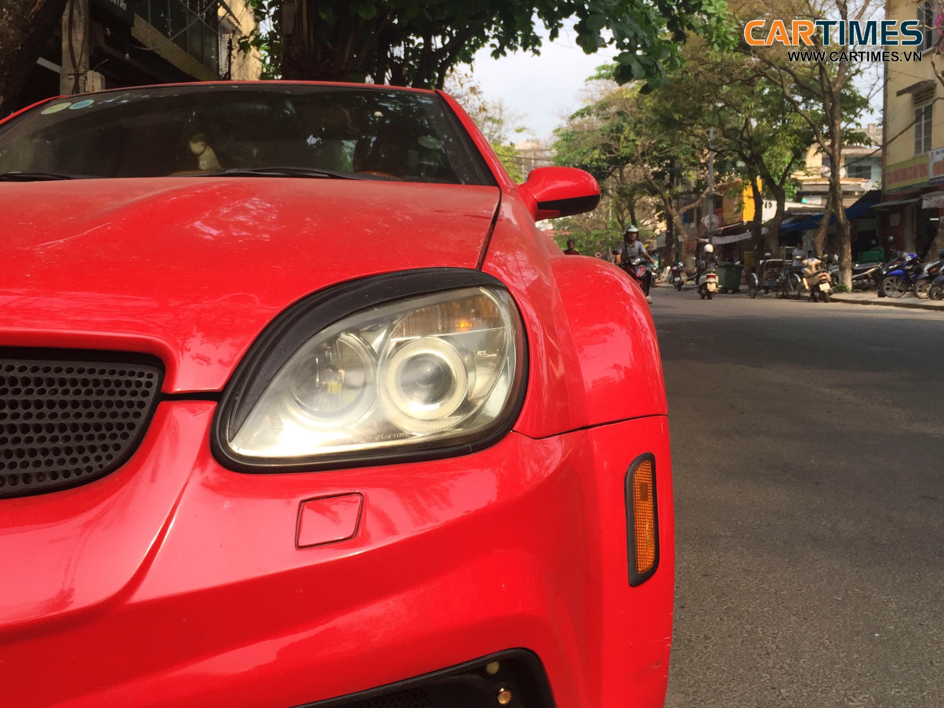Thiết kế đèn pha xe Mercedes-Benz SLK 