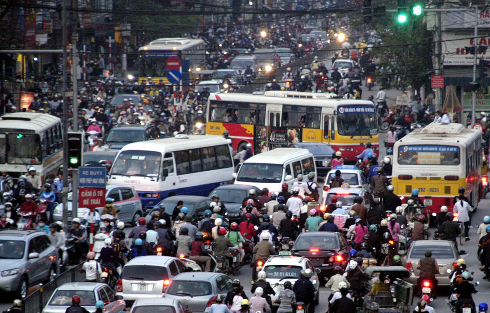 Ô tô đang phải gánh nhiều thứ chi phí hơn nhưng