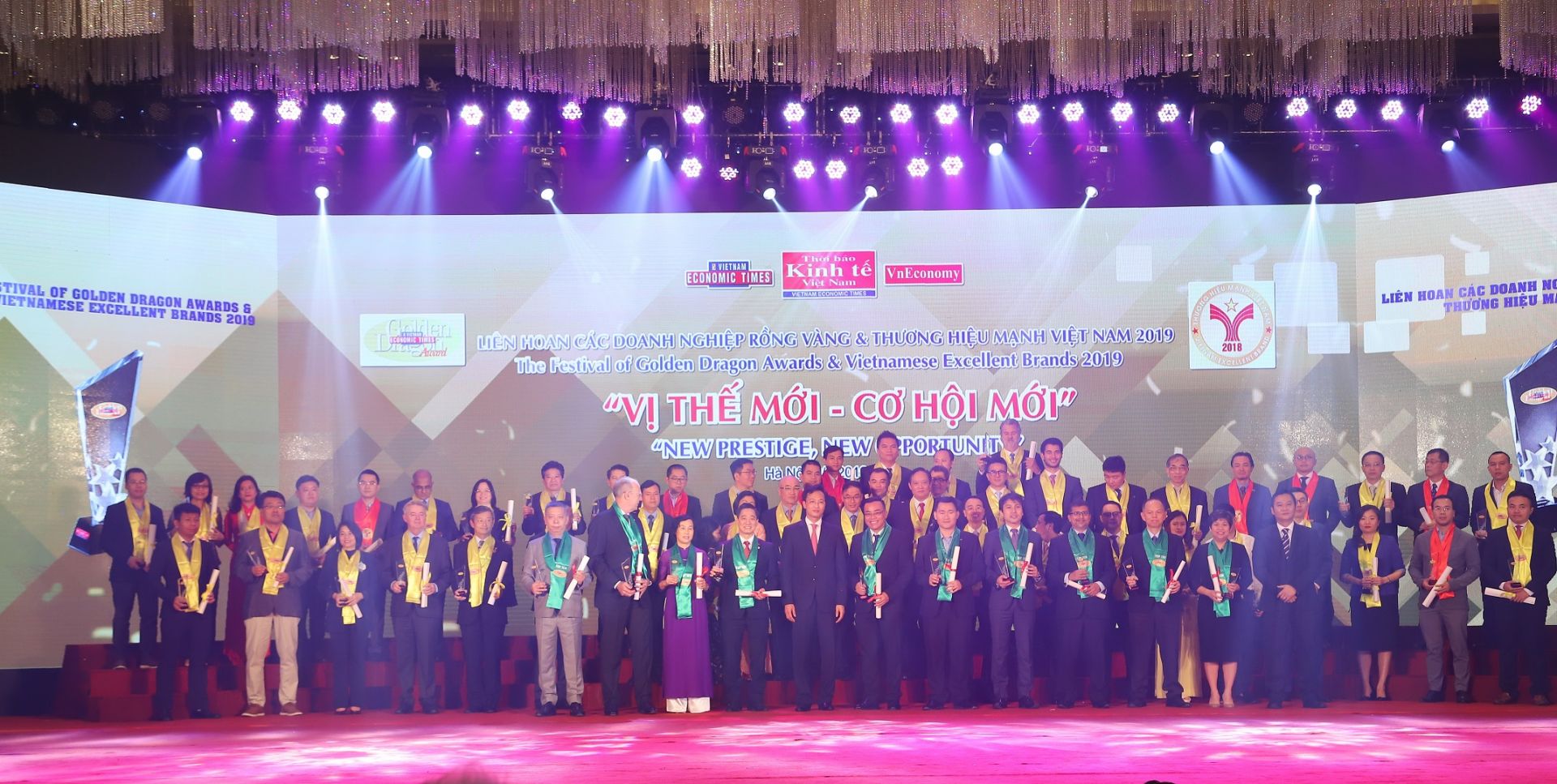 Các doanh nghiệp có vốn đầu tư nước ngoài FIEs nhận giải thưởng Rồng Vàng 2018-2019