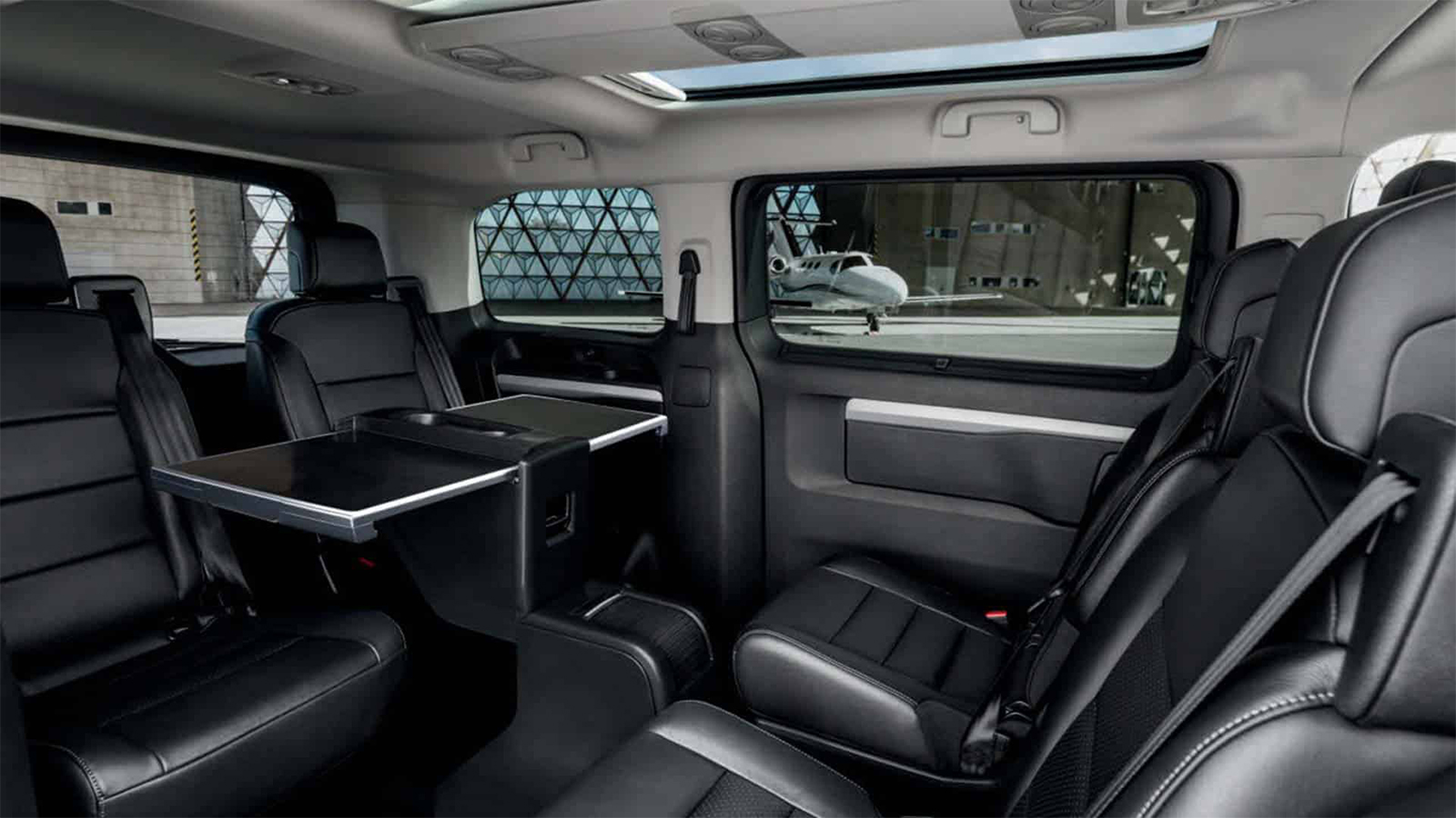 Nội thất xe Peugeot Traveller