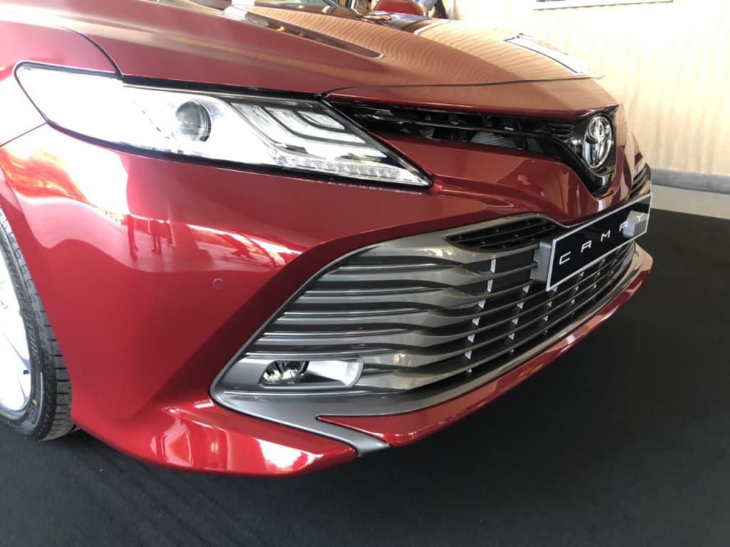 Toyota Camry 2019 lột xác hoàn toàn với thiết kế mới