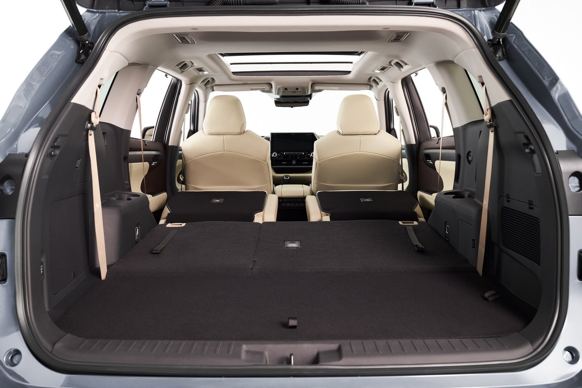 Thiết kế khoang chứa hành lý khi gập ghế trên xe Toyota Highlander 2020
