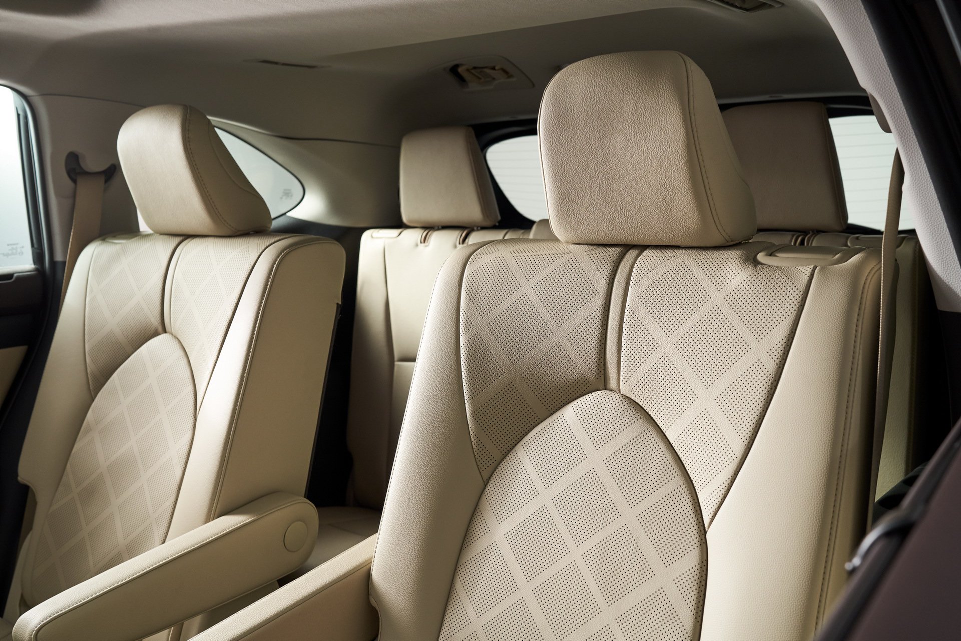 Thiết kế ghế ngồi trên xe Toyota Highlander 2020