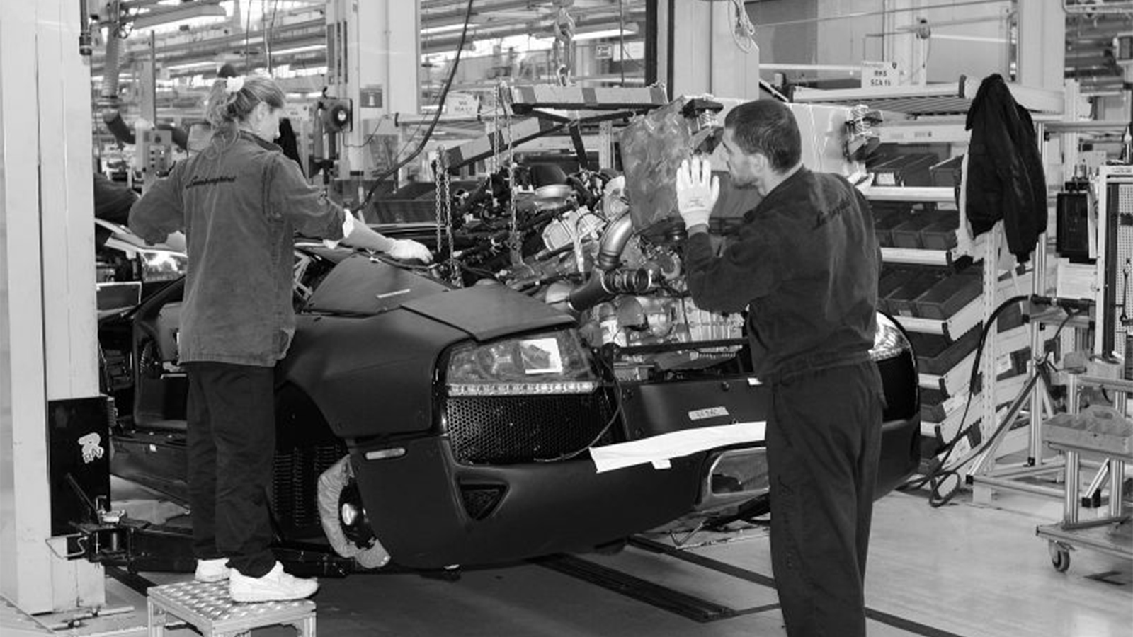 Bên trong nhà máy Lamborghini
