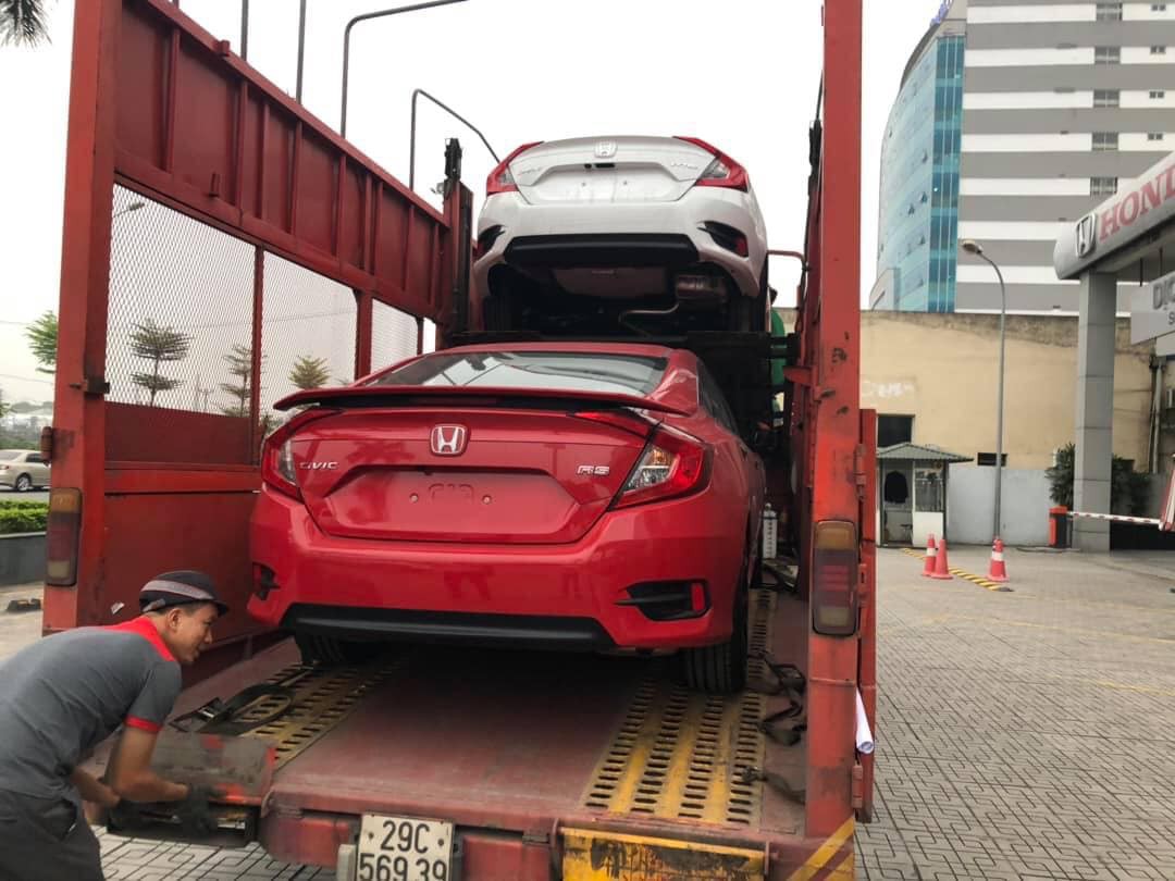 Những chiếc Honda Civic 2019 đầu tiên đã về đại lý và có khách tới lấy ngay