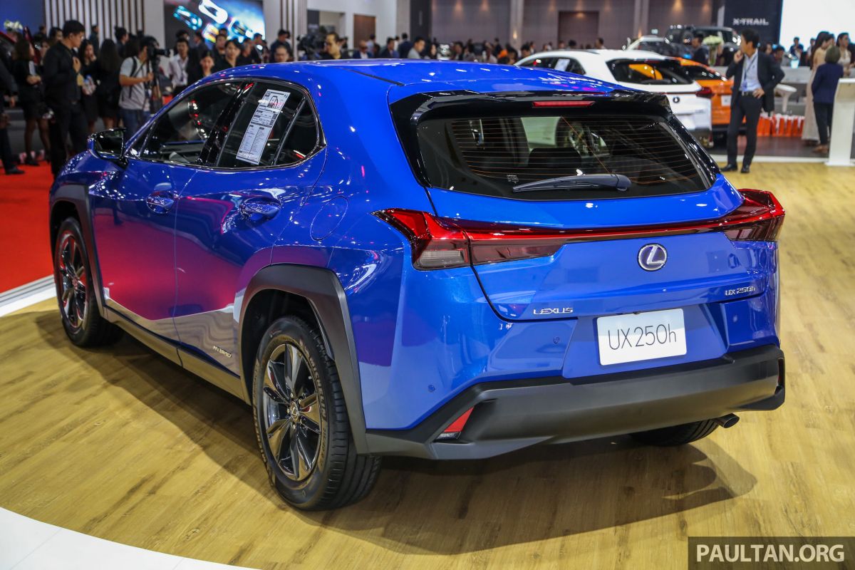Thiết kế phía sau của Lexus UX250h