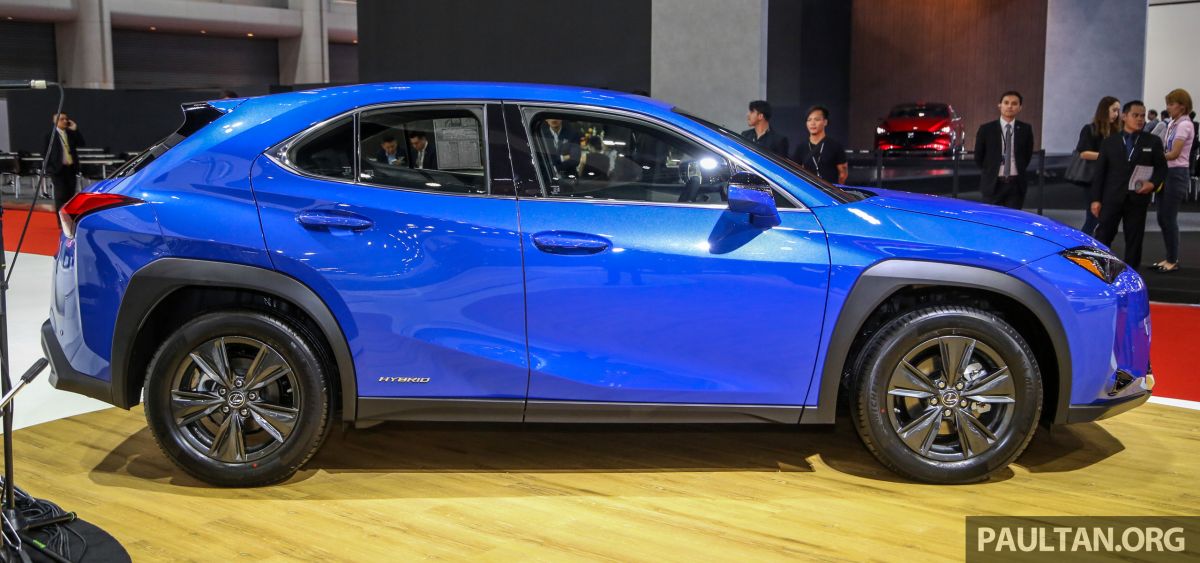 Thiết kế bên hông xe Lexus UX250h