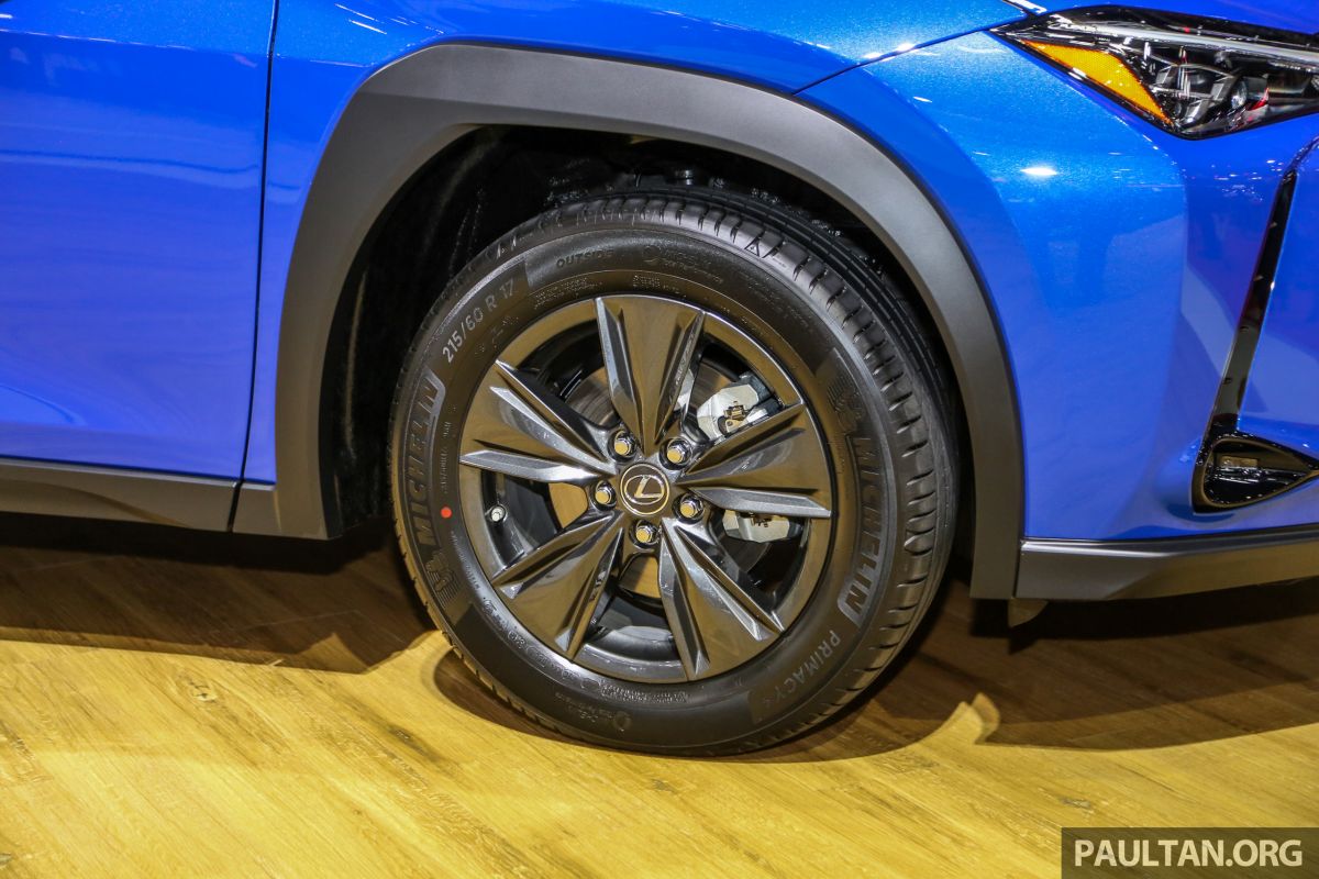 Thiết kế la zăng của Lexus UX250h