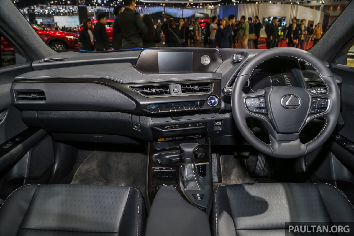 Thiết kế cabin xe Lexus UX250h