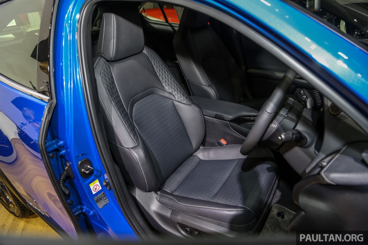 Thiết kế ghế lái của Lexus UX250h