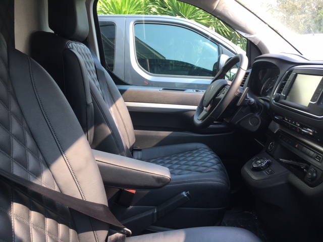 Thiết kế ghế ngồi trên Peugeot Traveller
