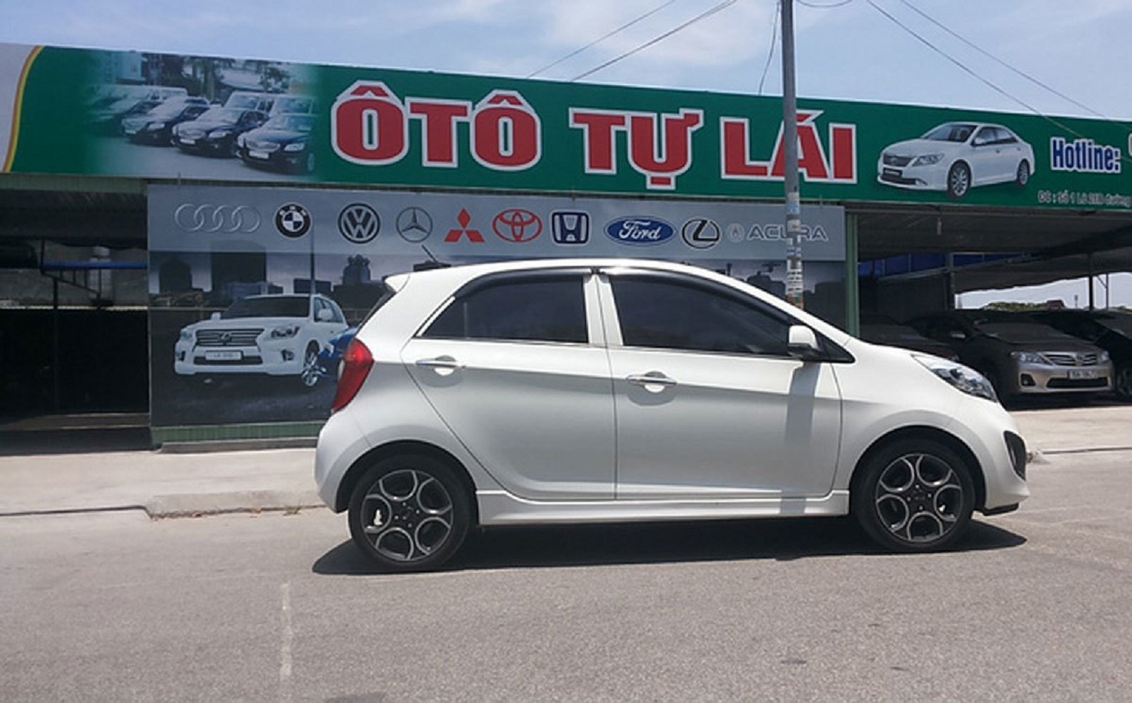 thuê xe tự lái
