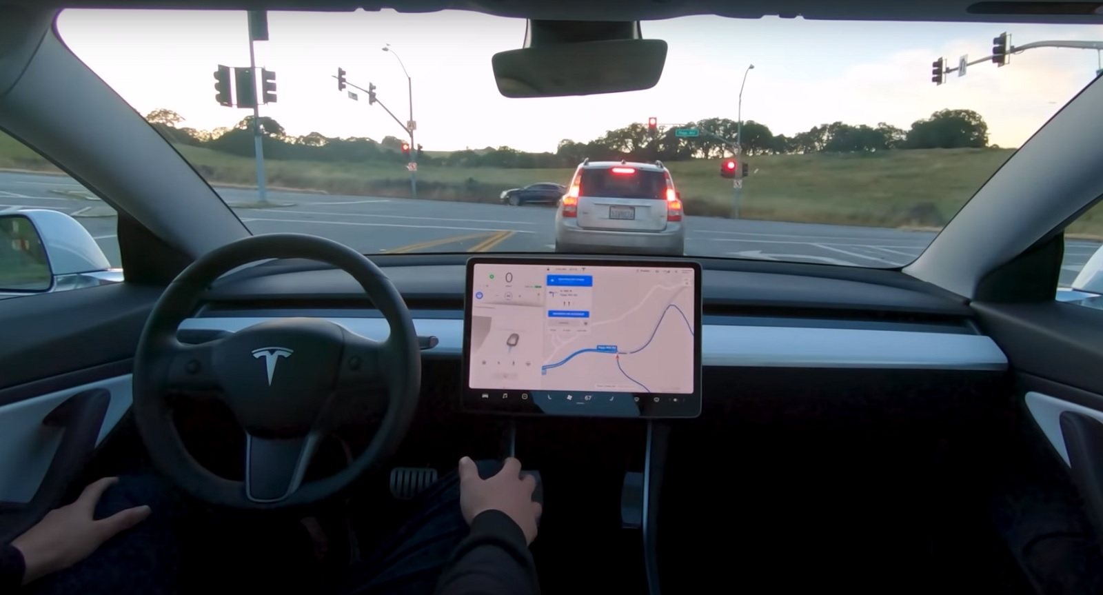 Thử nghiệm xe Tesla Model 3 tự lái hoàn toàn trên xa lộ