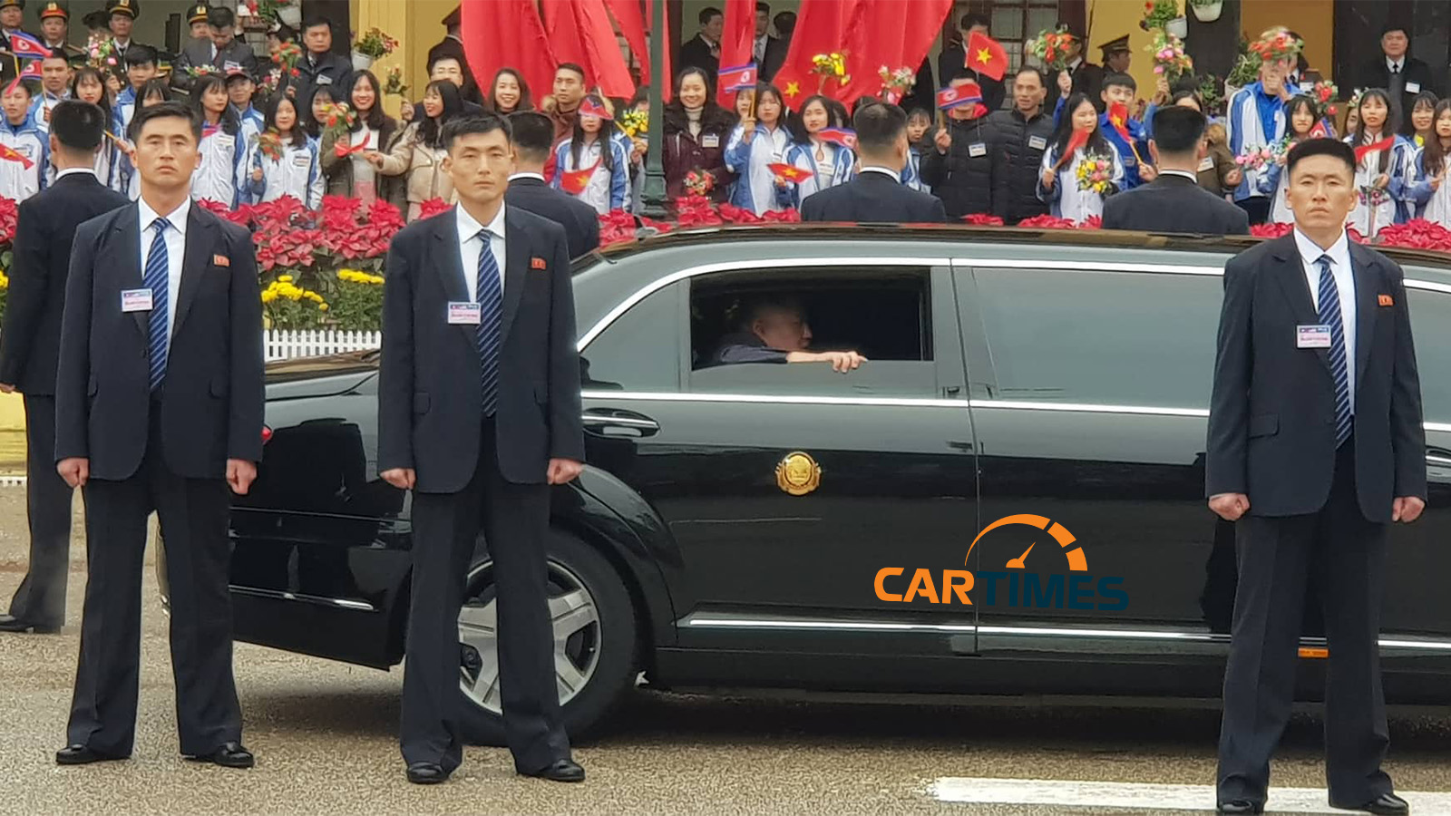 Ông Kim Jong Un thường xuyên ngồi trên chiếc Mercedes-Benz S600 Pullman Guard