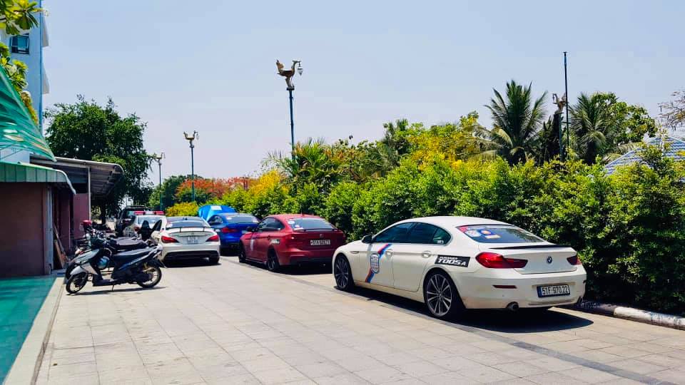 Trong khi đoàn BMW Club Saigon tiếp tục di chuyển tới Bangkok thì đoàn Hà Nội lên đường quay về