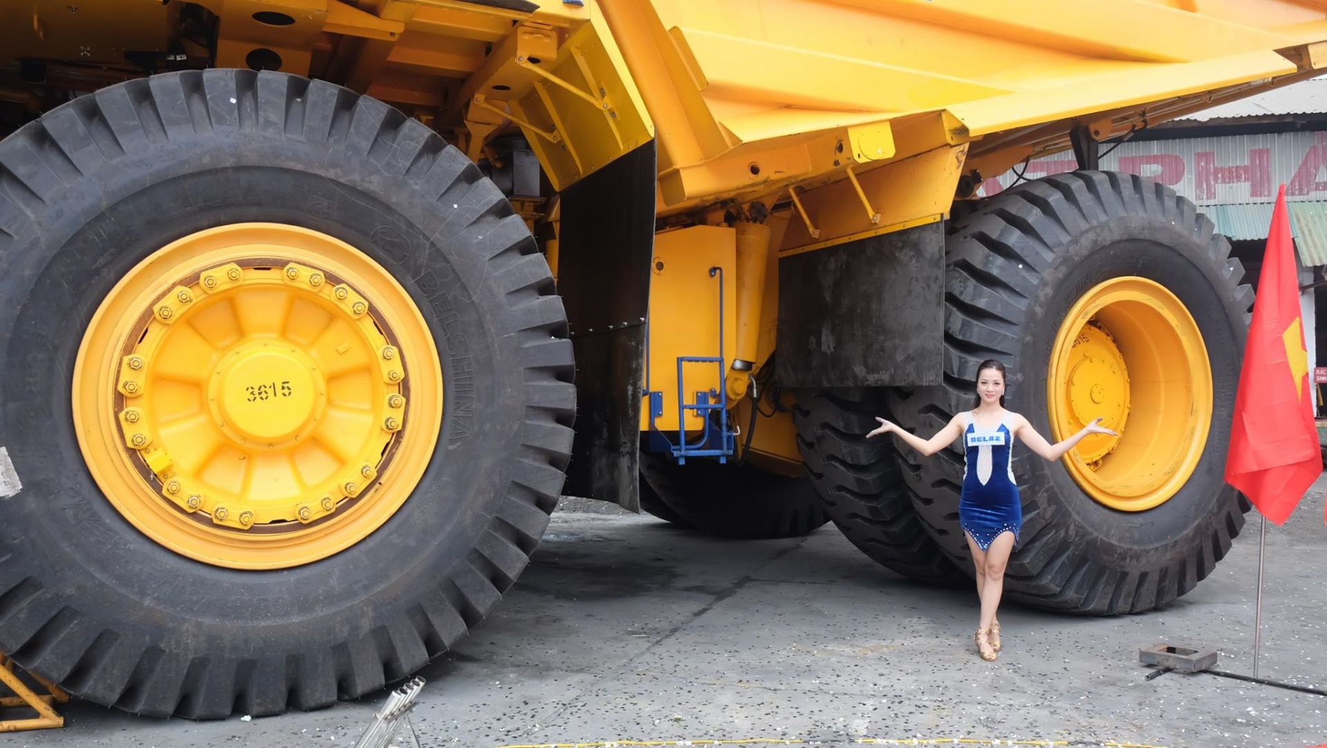 Lốp xe chuyên biệt dành cho xe tải BELAZ