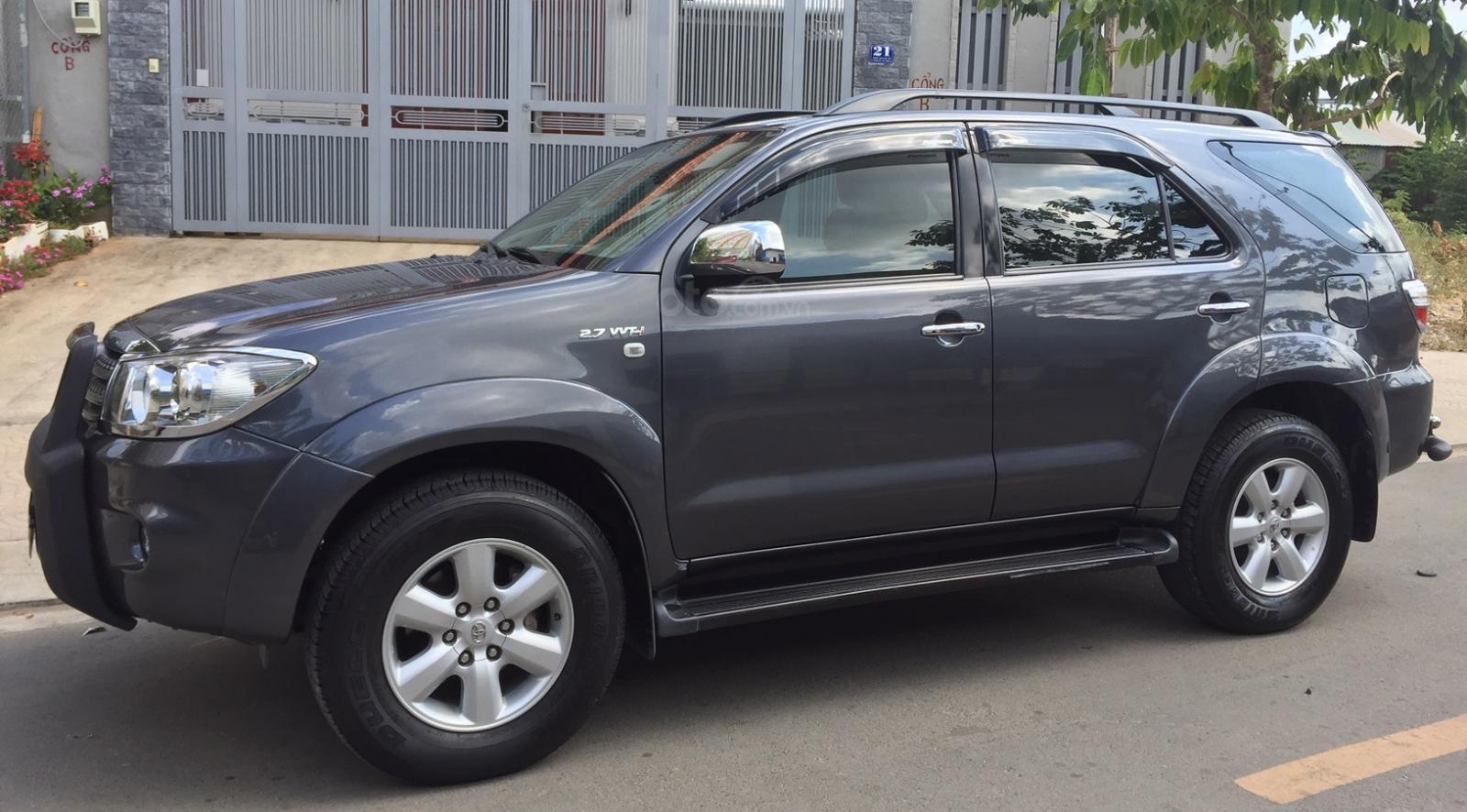 Toyota Fortuner 2009 khá nhiều trang bị đi kèm