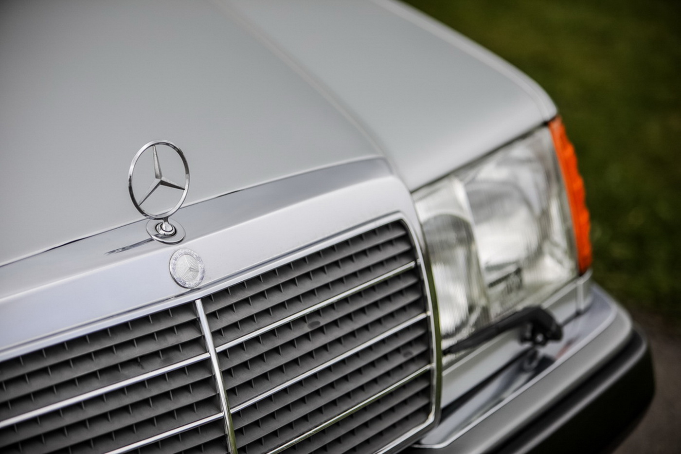 Thiết kế đèn pha xe Mercedes-Benz 500E