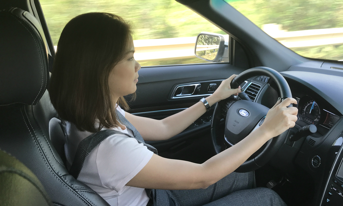 Phụ nữ có thể lái xe, thậm chí còn lái tốt hơn cả cánh mày râu
