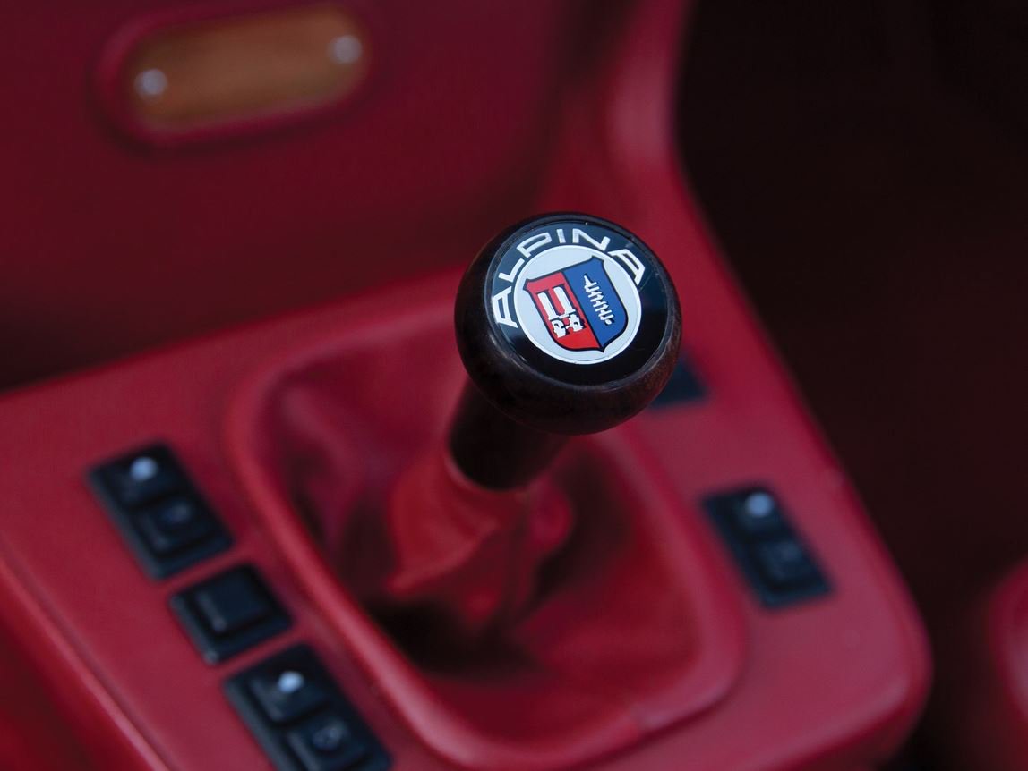 Thiết kế cần số của xe BMW 6-Series Alpina B7 Turbo 
