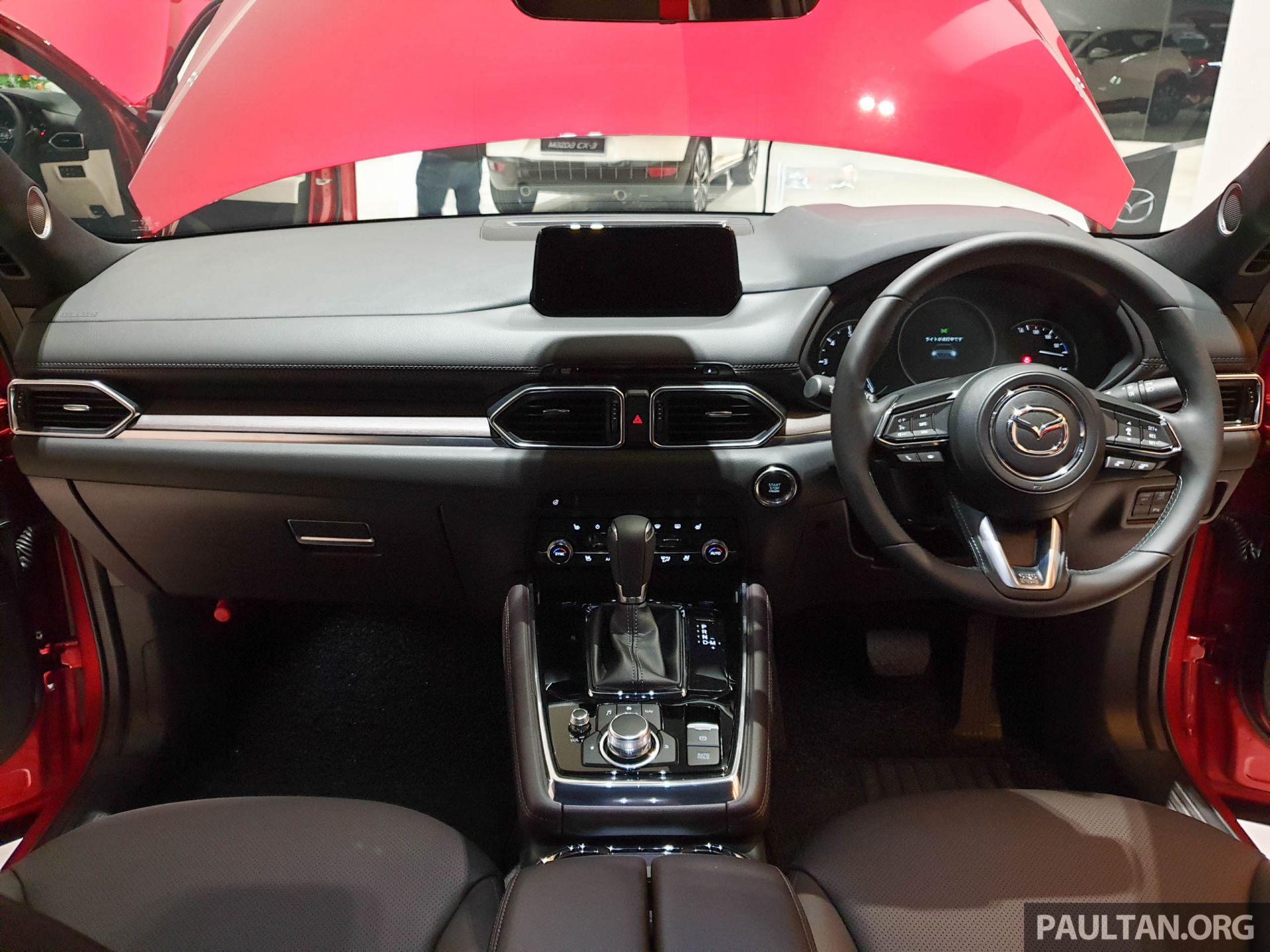 Nội thất cabin xe Mazda CX-8