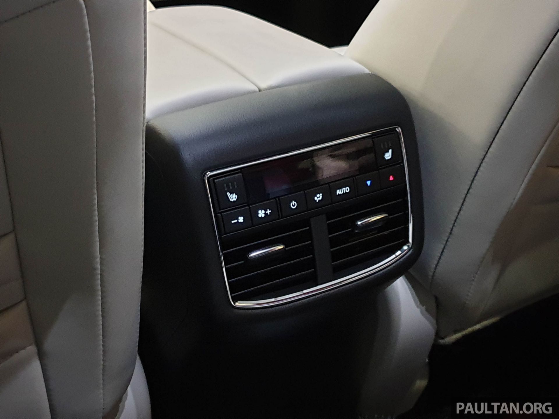 Thiết kế cửa gió điều hoà của xe Mazda CX-8