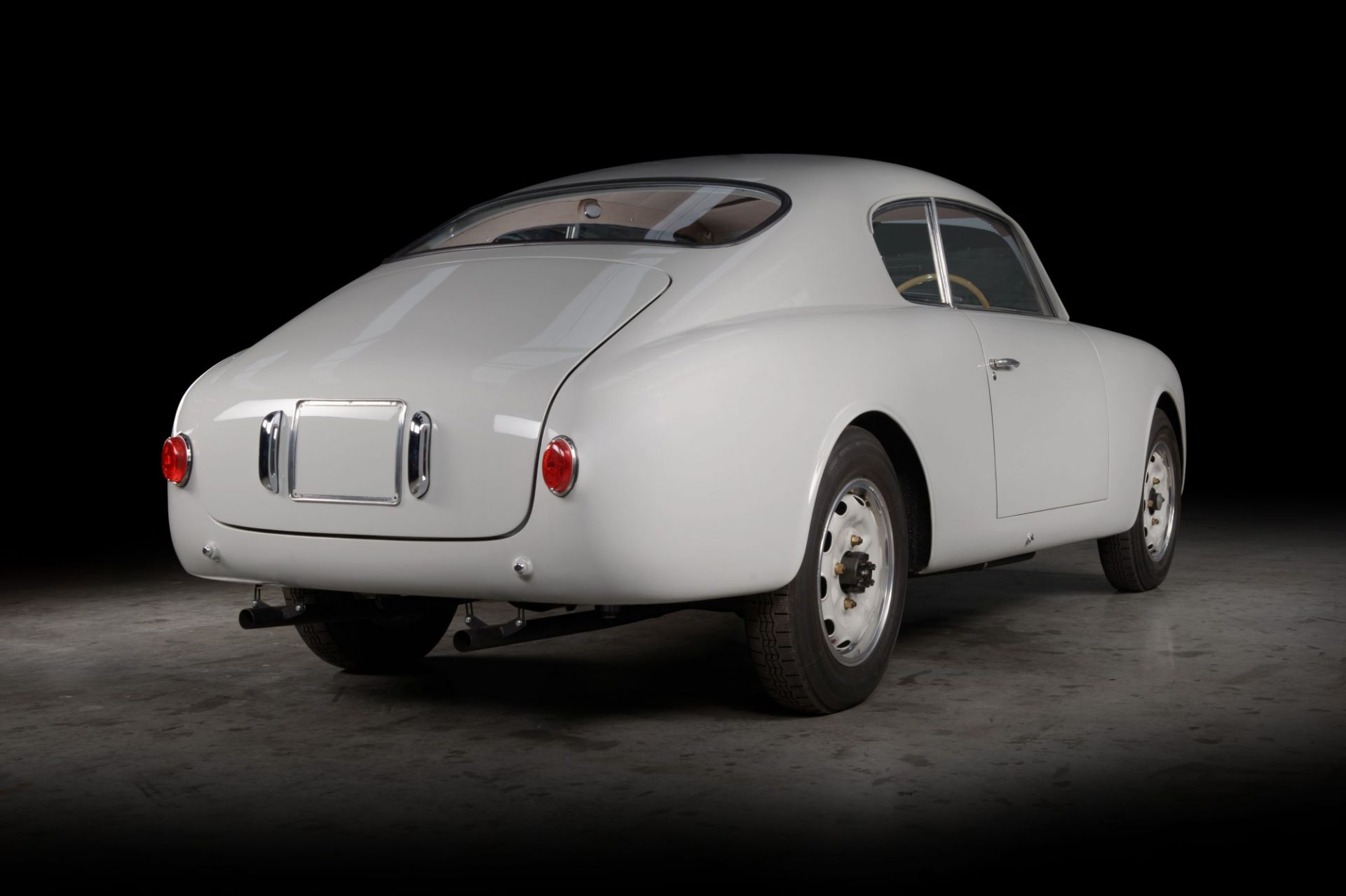Lancia Aurelia B20 GT được sơn lại màu be nguyên bản