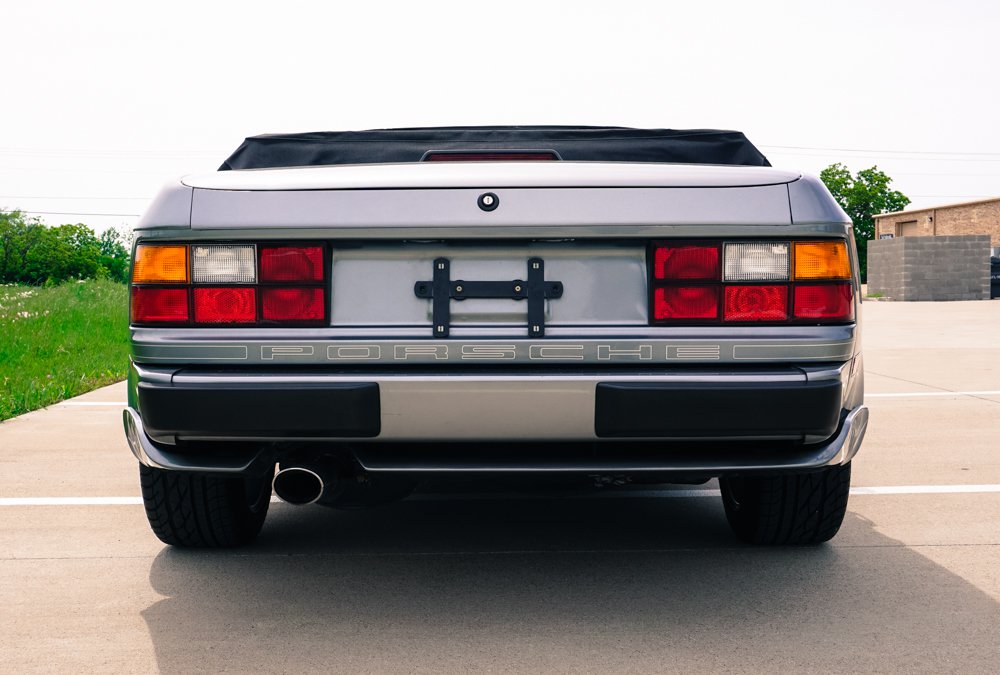 Thiết kế đuôi xe Porsche 944 S2 Cabriolet 1990