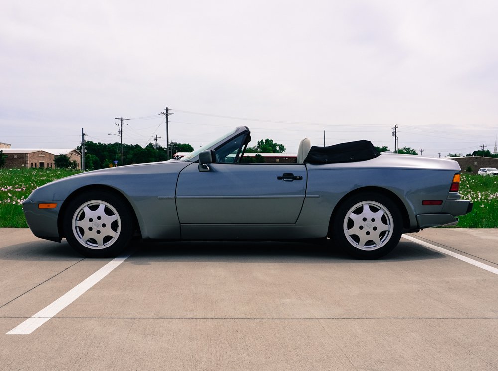Thiết kế mở mui của xe Porsche 944 S2 Cabriolet 1990