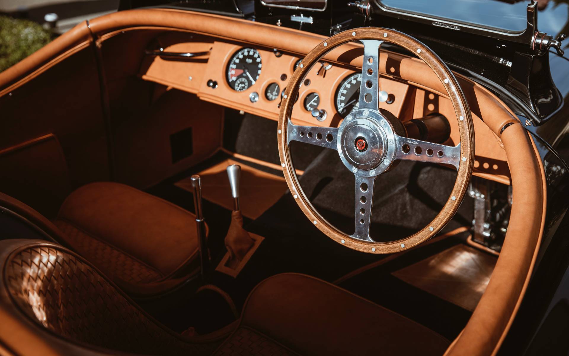 Thiết kế cabin xe Jaguar XK120