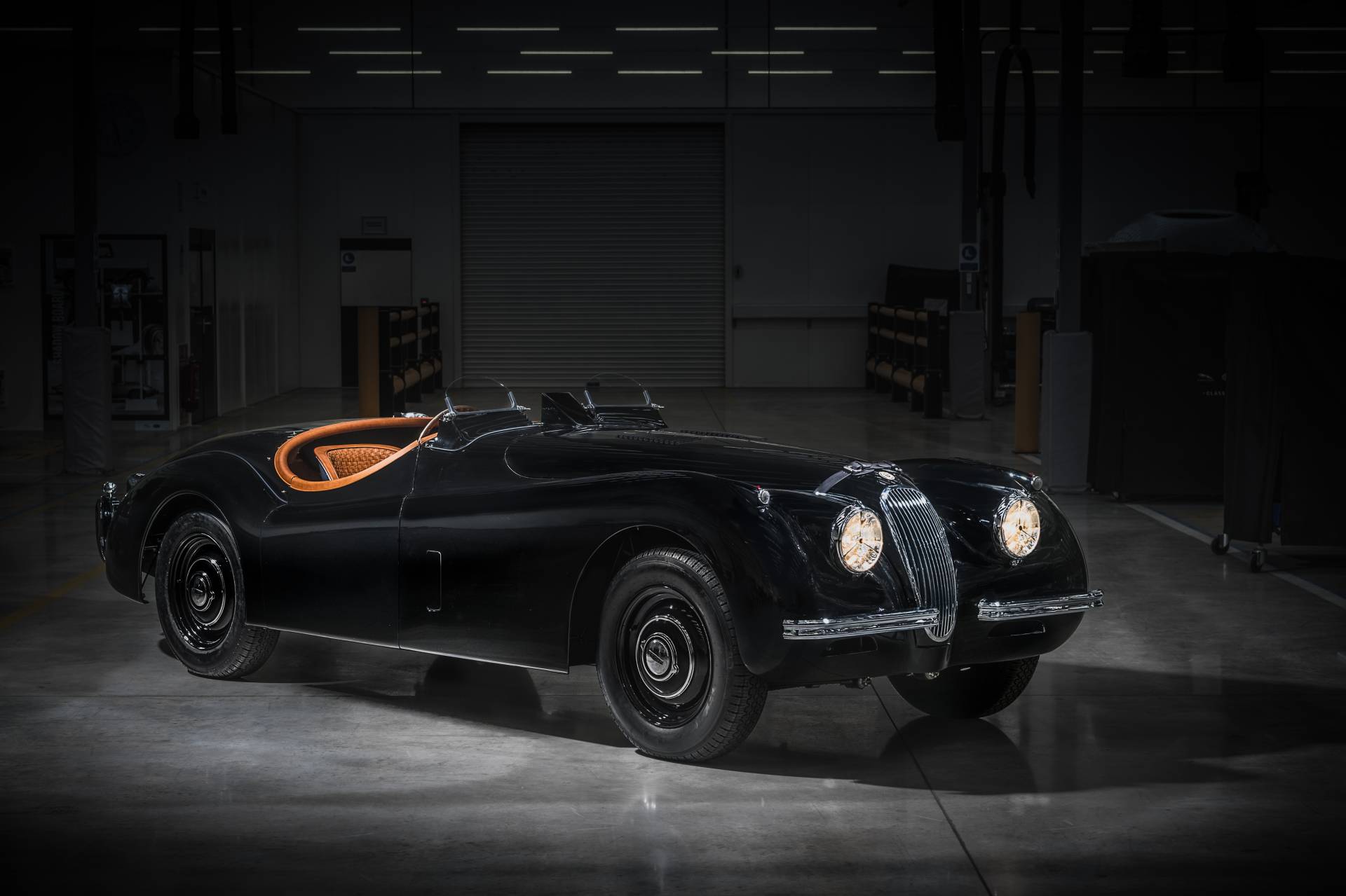 Xe Jaguar XK120 được phục hồi như nguyên bản