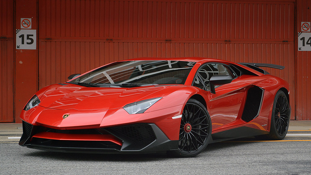 Giá một chiếc Lamborghini Aventador tại Trung Quốc lên tới 1 triệu USD