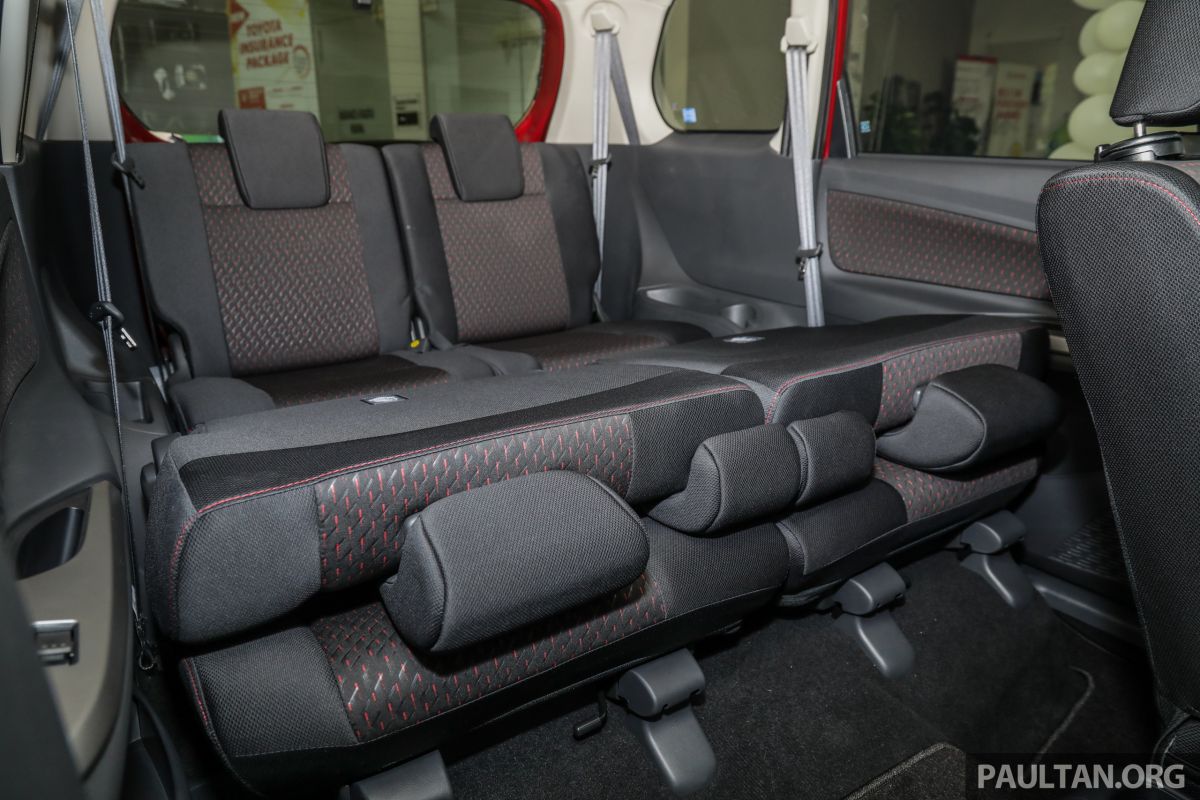Hàng ghế thứ 3 trên Toyota Avanza