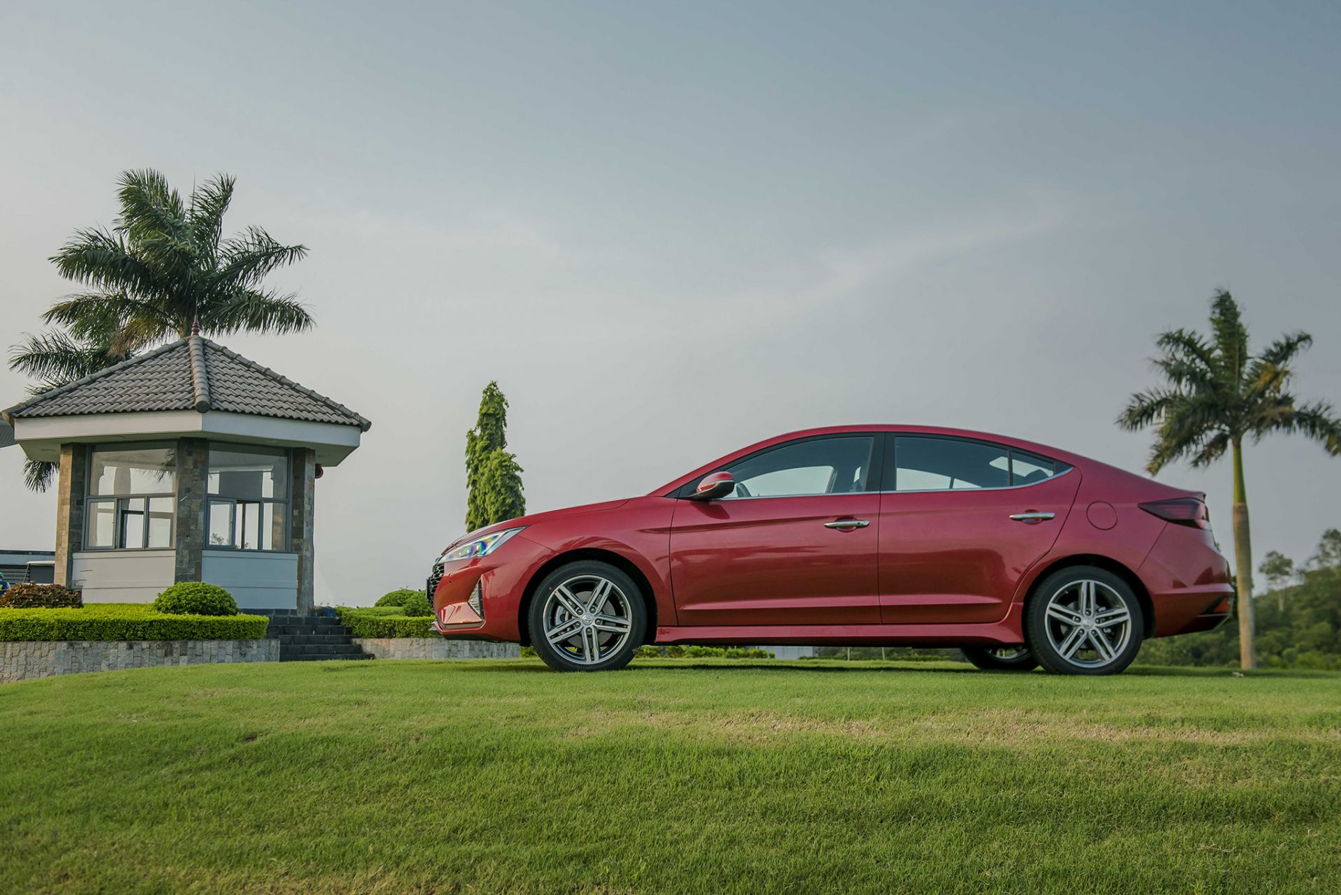 Thiết kế thân xe Hyundai Elantra Sport