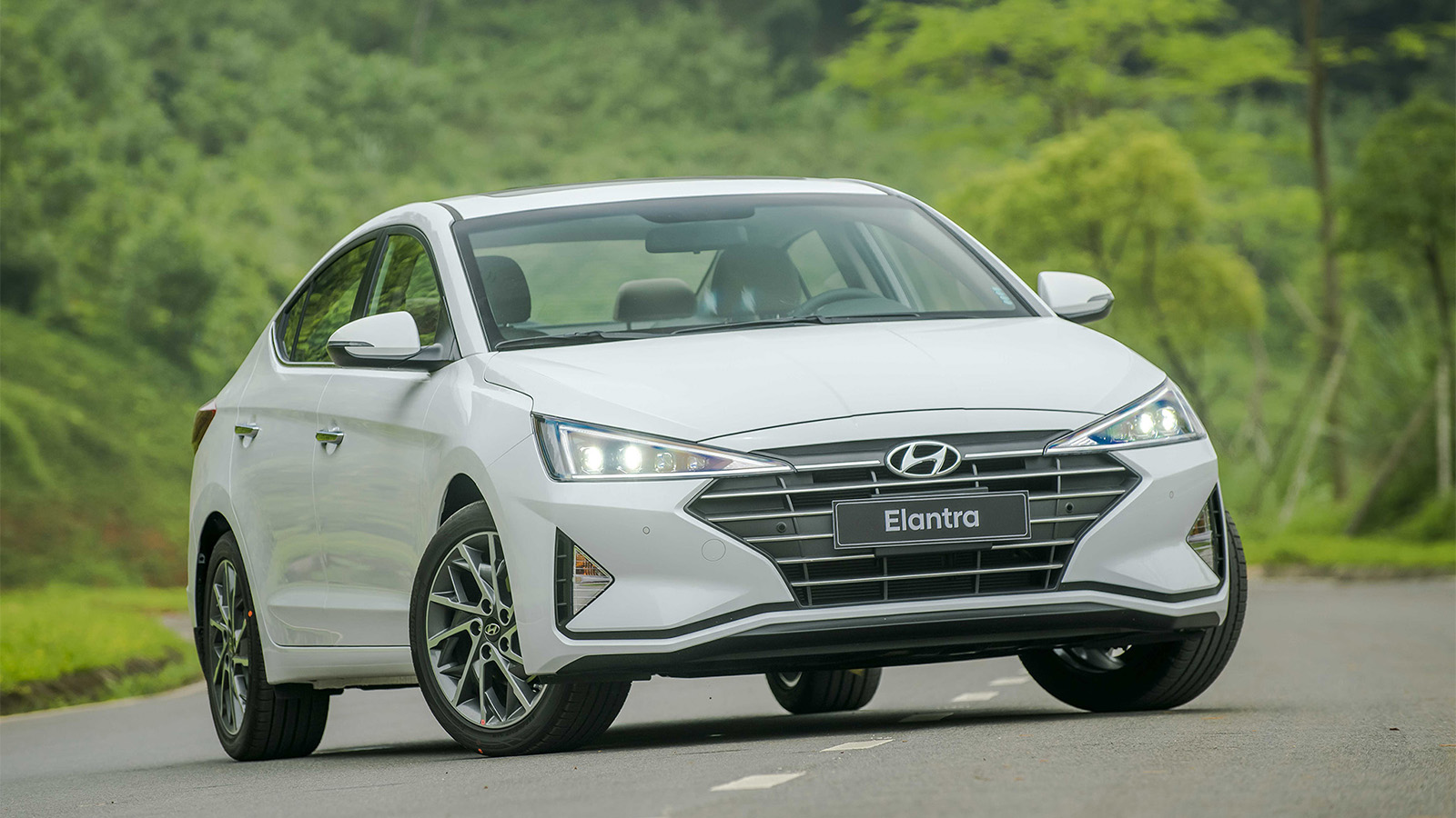 Hyundai Elantra 2019 được phân phối tới 4 phiên bản tuỳ chọn