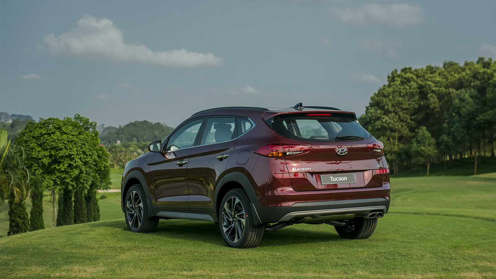 Hyundai Tucson 2019 được phân phối với 4 phiên bản tuỳ chọn